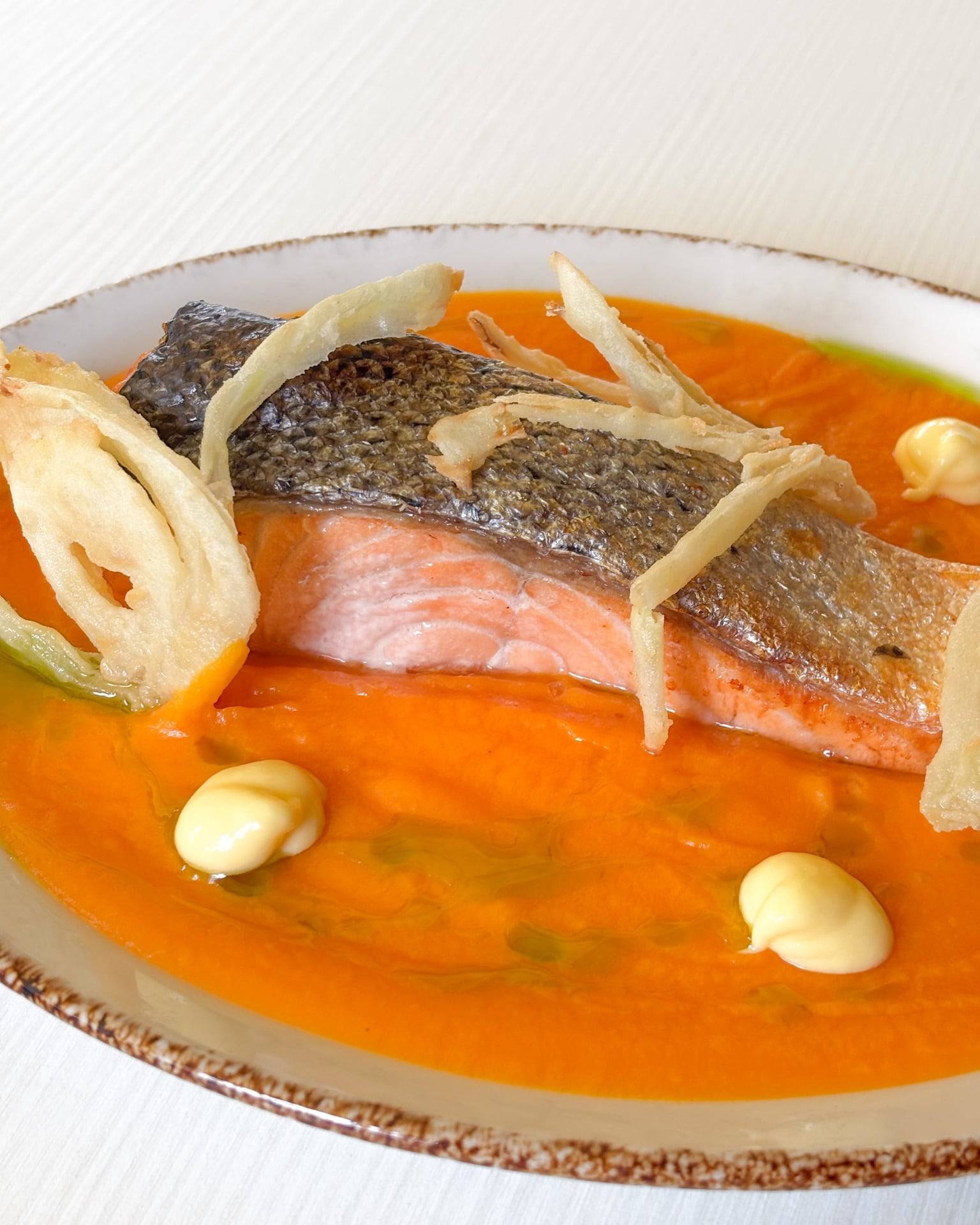 Salmón al grill con hinojo y crema de boniato, de Venezia Pizzeria e Ristorante (foto 1 de 4)